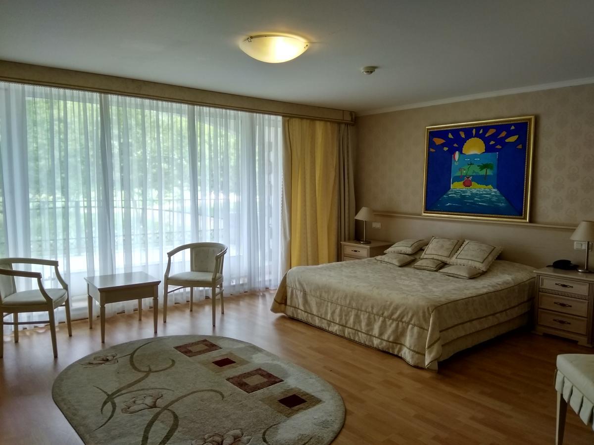 Park Hotel Пушкин Екстериор снимка